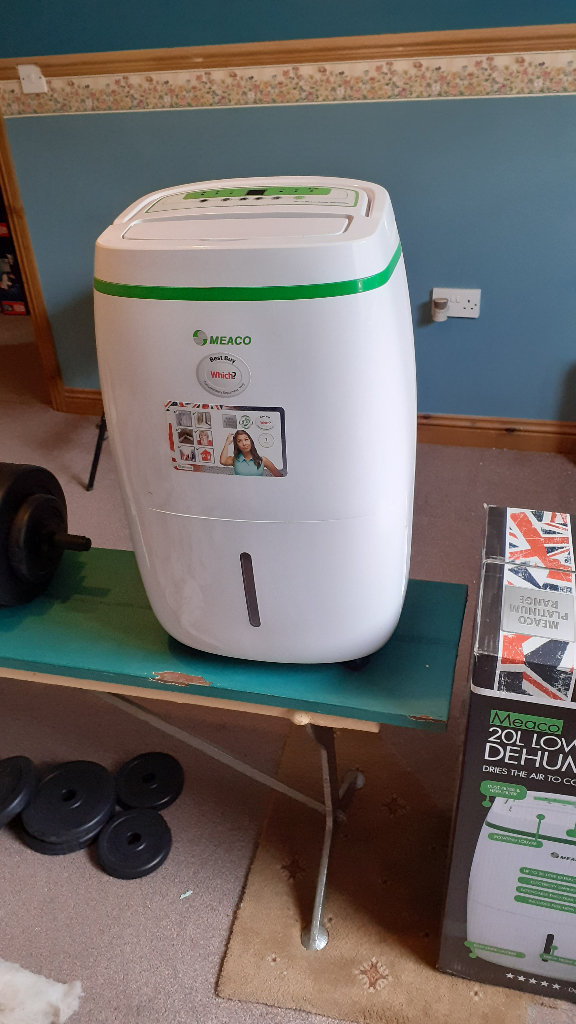 20litre Dehumidifier & Air Purifier, controls humidity & cleans air at the same time. £180 ono