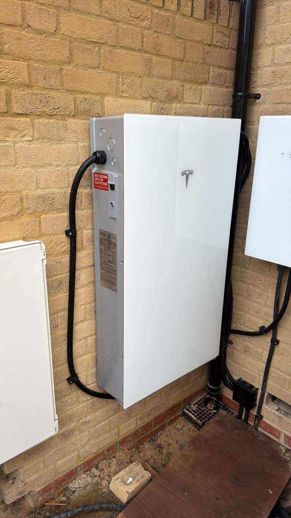 Solar Panel Install - Tesla Battery, EV Car Charger, Heat Pump Installer Electrician London