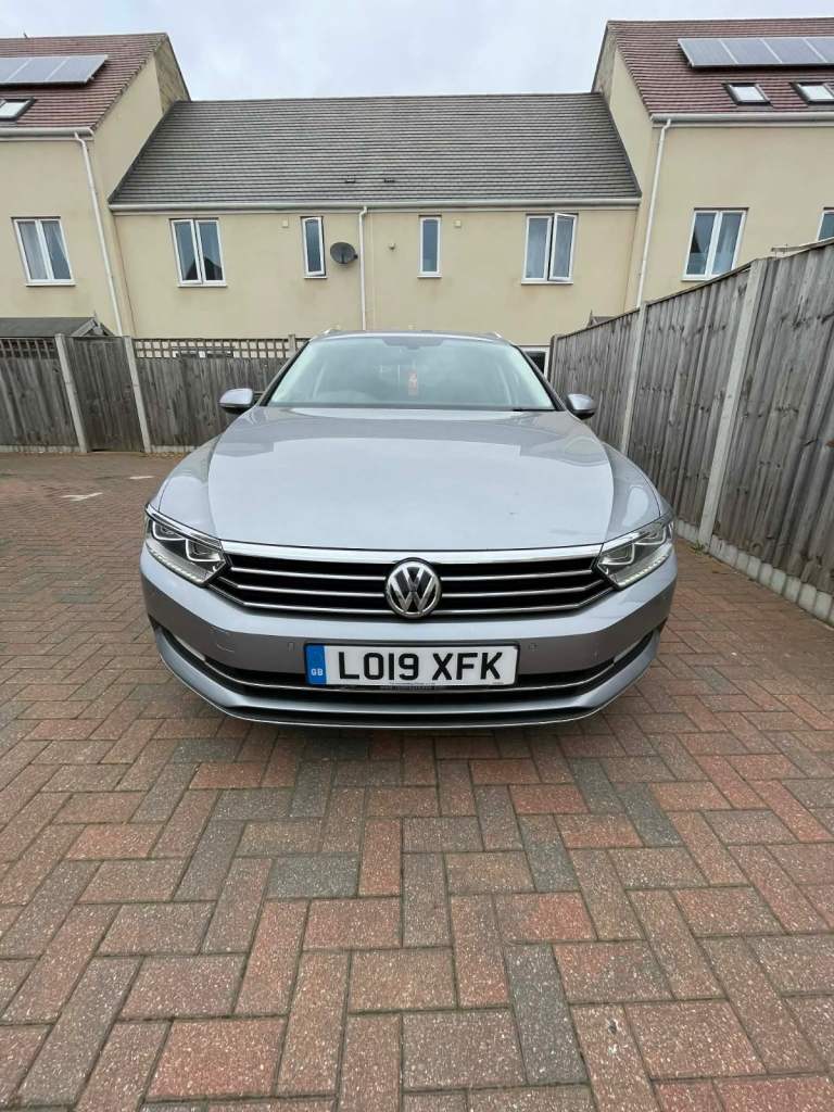 Volkswagen Passat Estate 2019 – Panoramic Sunroof 