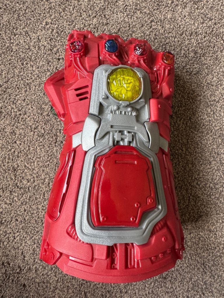 Avengers Marvel Avengers: Endgame Red Infinity