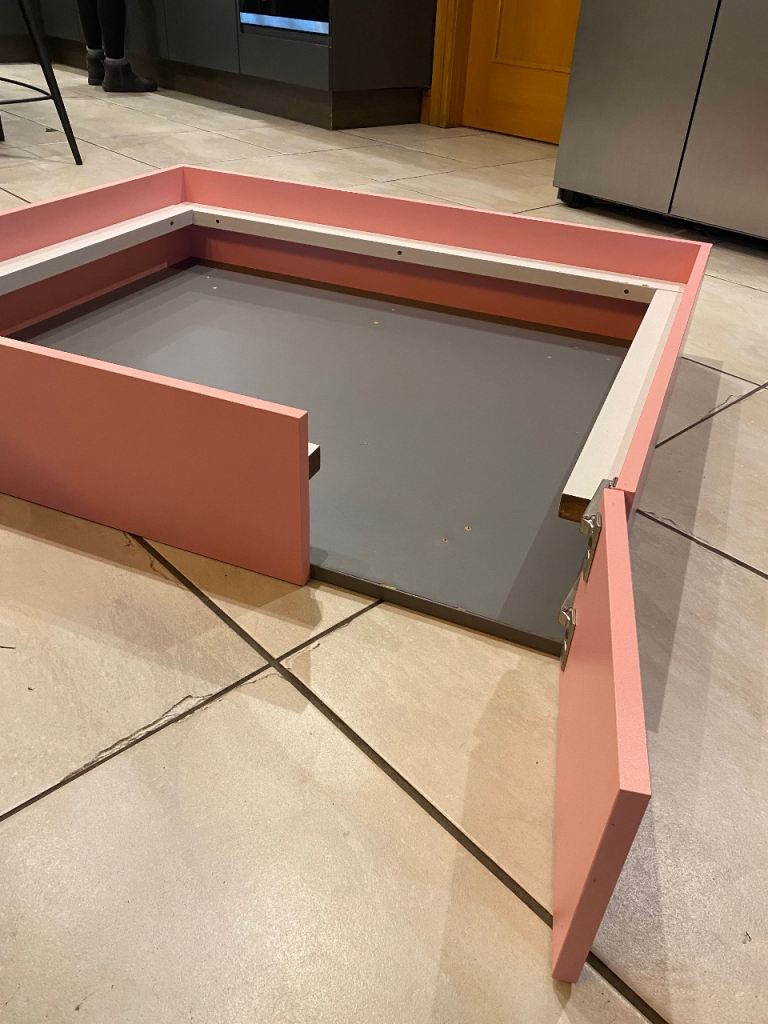 Whelping box 1045mm X 875mm X 200mm