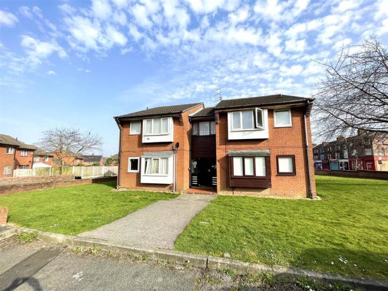 Just off Smithdown Road 1 bed flat - refurbished