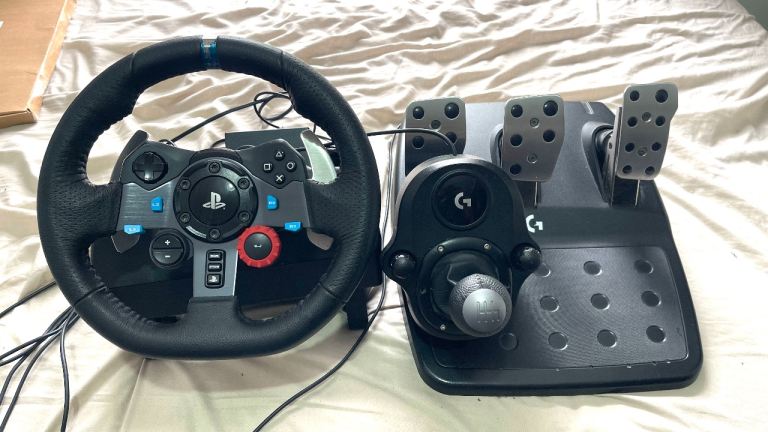 Logitech G29 Driving Force Racing Wheel, Pedal & Gear Stick