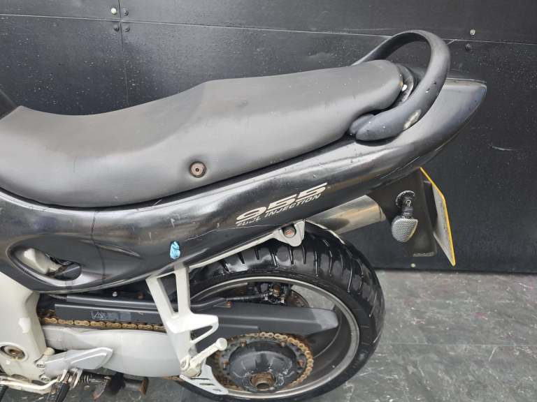 TRIUMPH SPRINT ST 955 PROJECT BIKE 