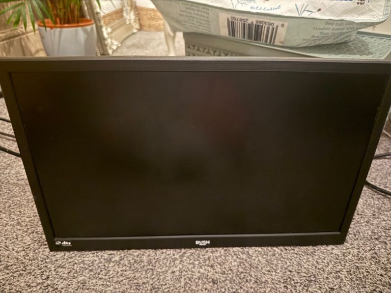 Bush Black TV/Monitor with Built-in DVD Player – Good Condition