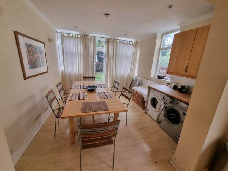 4 BEDROOM HOUSE CREWYS ROAD CRICKLEWOOD NW2