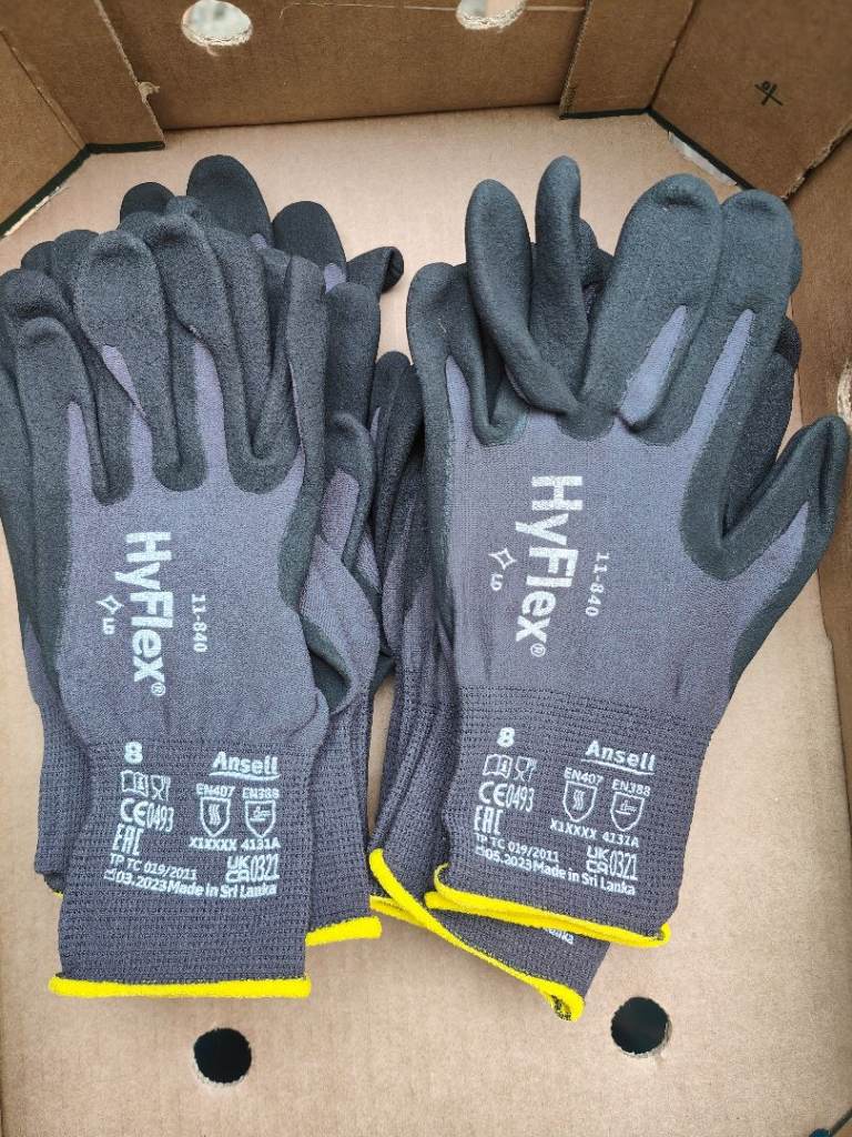 HyFlex protective gloves size 8 x8 Southampton