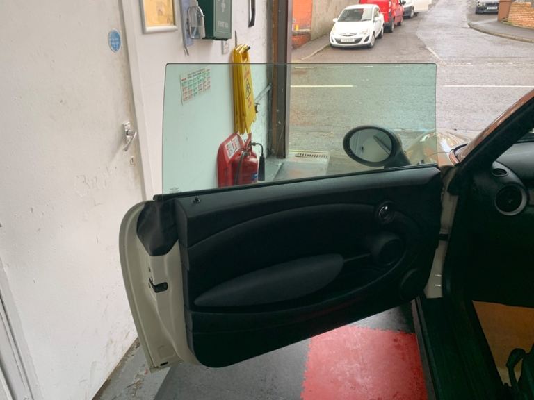 MINI Convertible 1.6 One Convertible 2dr Petrol Manual Euro 5 (98 ps)