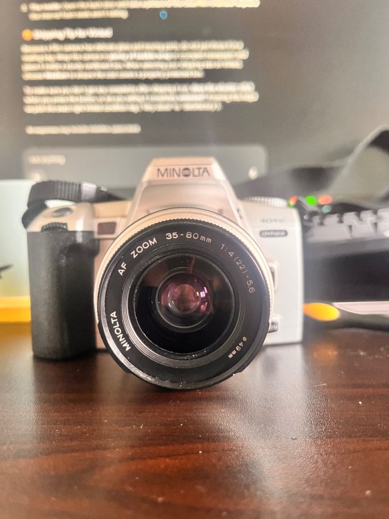 Minolta Dynax 404si AF Zoom 35-80mm Film Camera - Good Condition