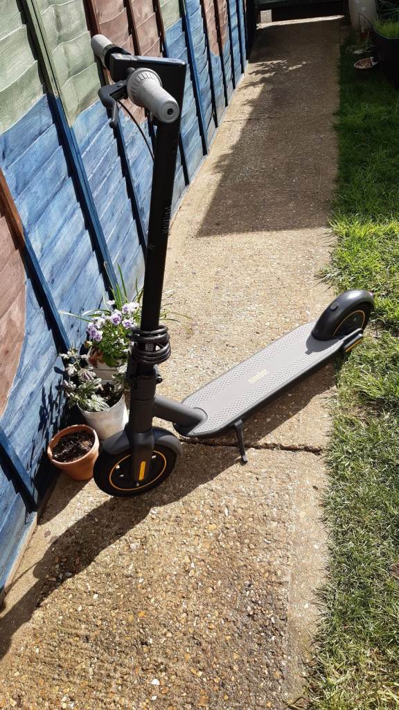 Segway-Ninebot Max G2 E Electric Scooter, Grey, 25km/h, 70km Range, Adult Kick Scooter