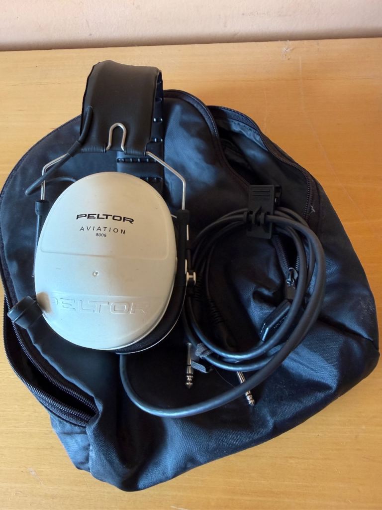Peltor Aviation 8006 Headset – White, Good Condition