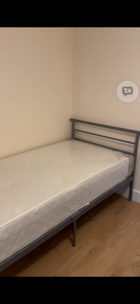 Shared double room for 2 people in Uxbridge £450 per person