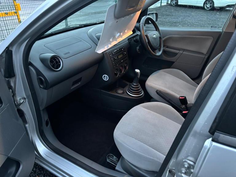 2003 Ford Fiesta 1.6 Ghia 5dr HATCHBACK Petrol Manual