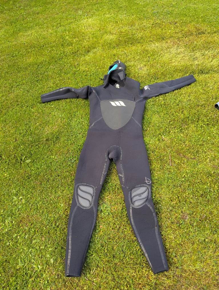 West 5x4x3 Wetsuit - Black, Large, Good Condition