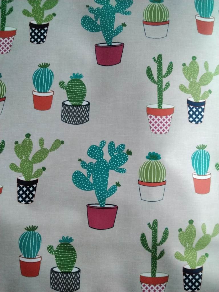 Blackout roller blind