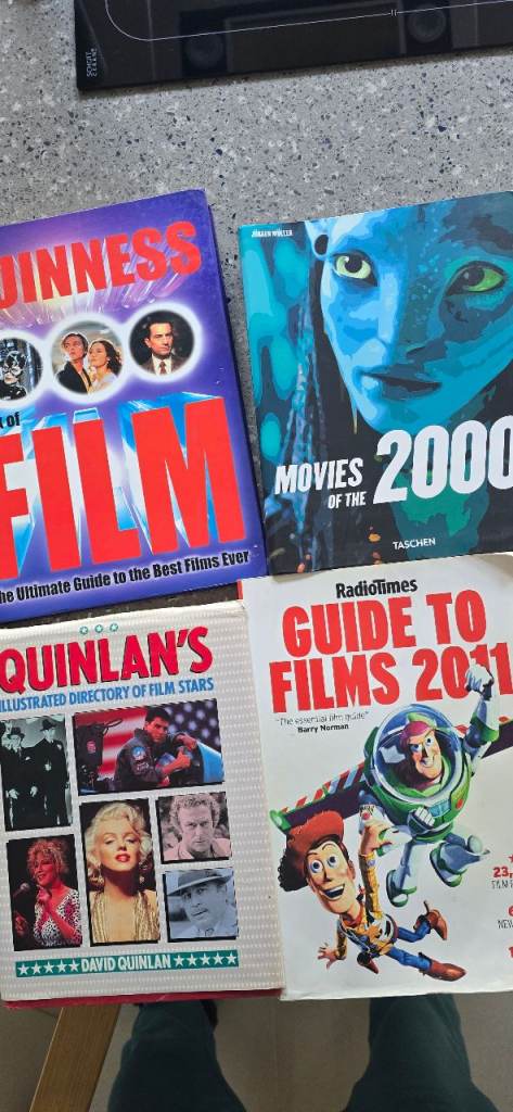 Haliwell movie Guide Books 