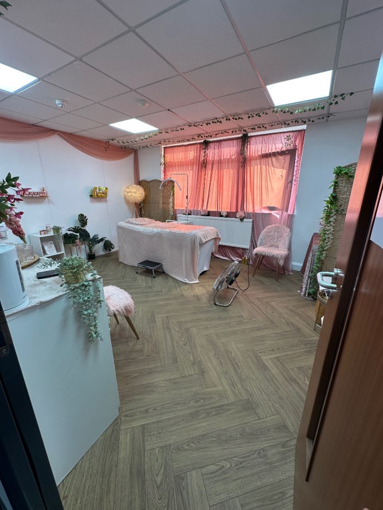 Beauty Room to Rent - Aesthectics/Wax/Lash/Massage/Alternative Therapies