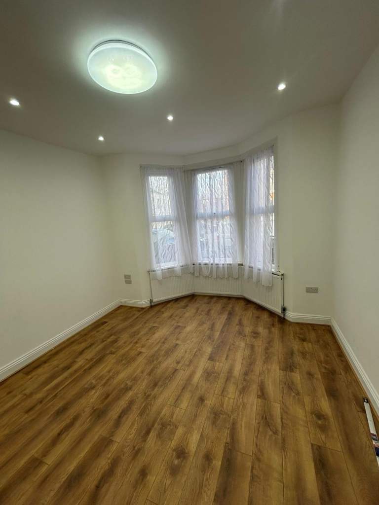 2 BEDROOM GARDEN FLAT STANHOPE GARDENS HARINGEY N4 