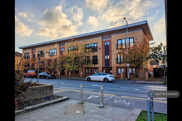 2 bedroom flat in Hulme, Manchester, M15 (2 bed) (#2563955)