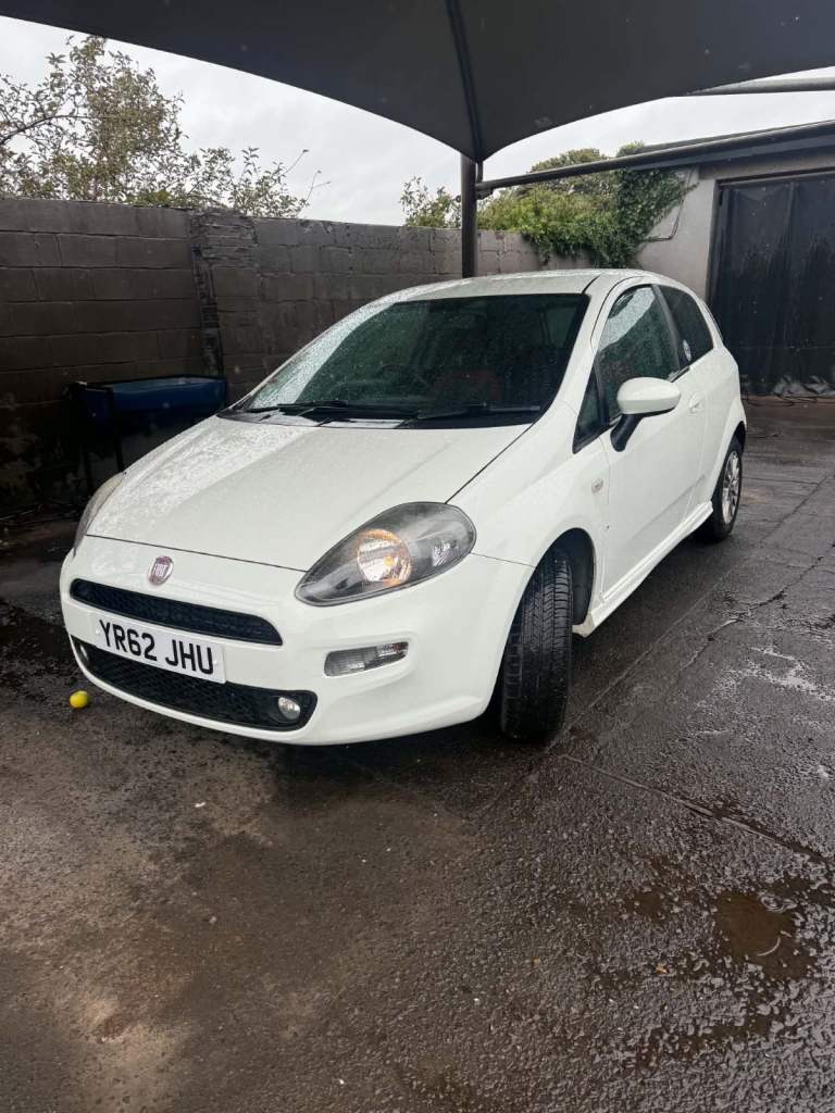 Fiat, PUNTO, Hatchback, 2012, Manual, 1368 (cc), 3 doors