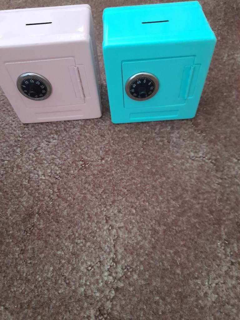 Pair of childrens money Box Safes – Pink & Blue