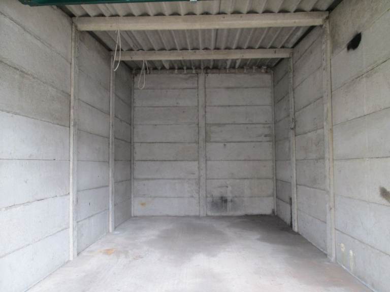 CM2 - Secure Garage/Storage to Rent Moulsham, Chelmsford, CM2 9lJ.