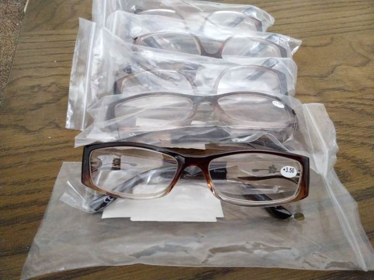 Reading Glasses. 5 Pairs of ladies glasses. Strength 3.50. New