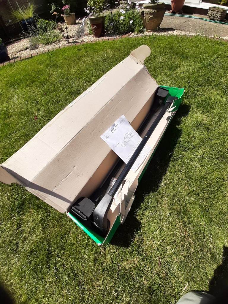Roof bars to fit 2001+ Renault Laguna 