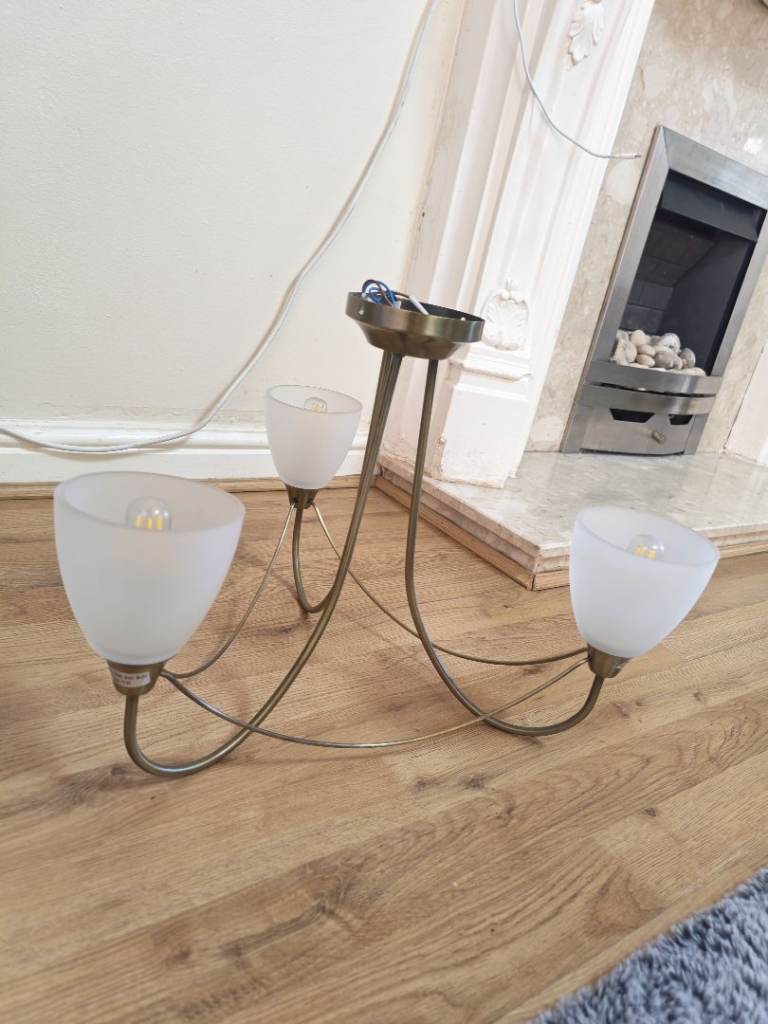 Light with three bulbs 
