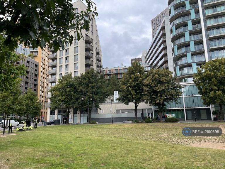 2 bedroom flat in Venice Corte, London, SE13 (2 bed) (#2610898)