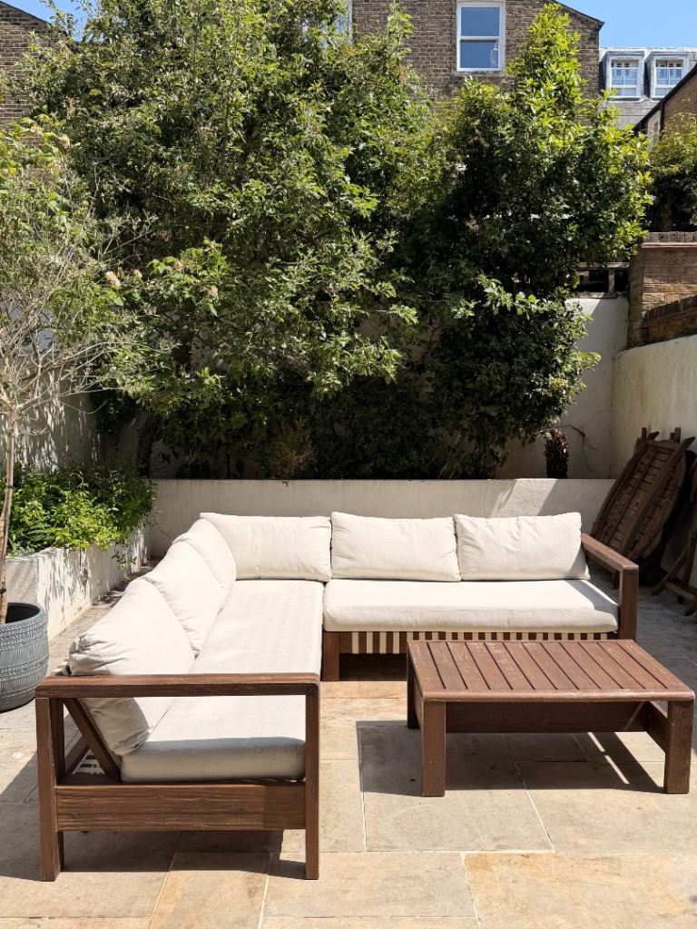 MADE Corner Lounge Set Sofa + Table 