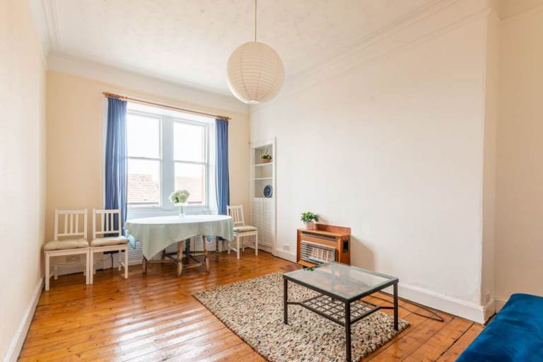 Large, 1 bedroom & box room property in Fountainbridge – available soon