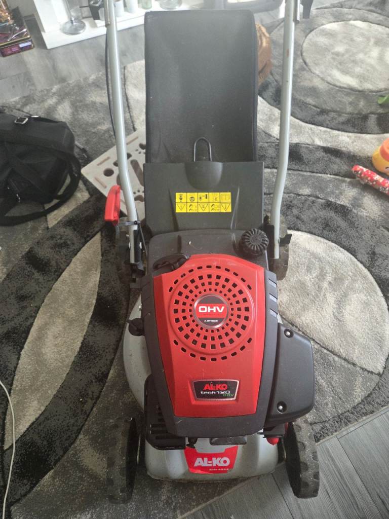 Petrol lawnmower 