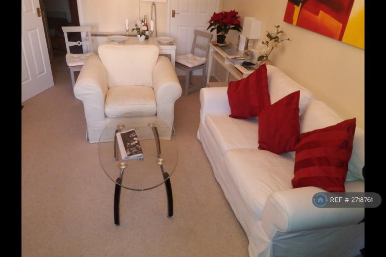 1 bedroom flat in Clay Hill, Milton Keynes, MK8 (1 bed) (#2718761)