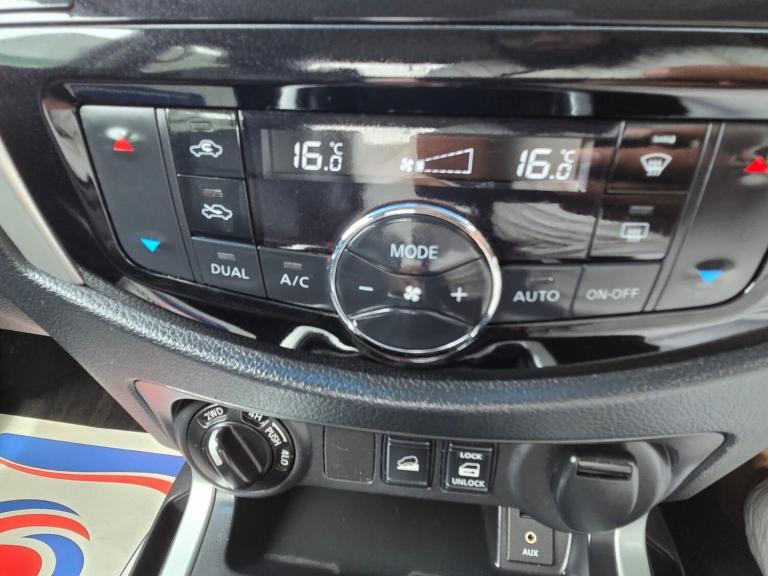 2016 Nissan Navara Double Cab Pick Up Tekna 2.3dCi 190 4WD PICK UP DIESEL Manual