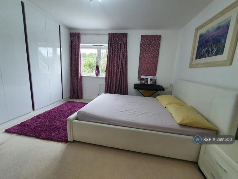 4 bedroom house in Hounslow, Hounslow, TW5 (4 bed) (#2691500)