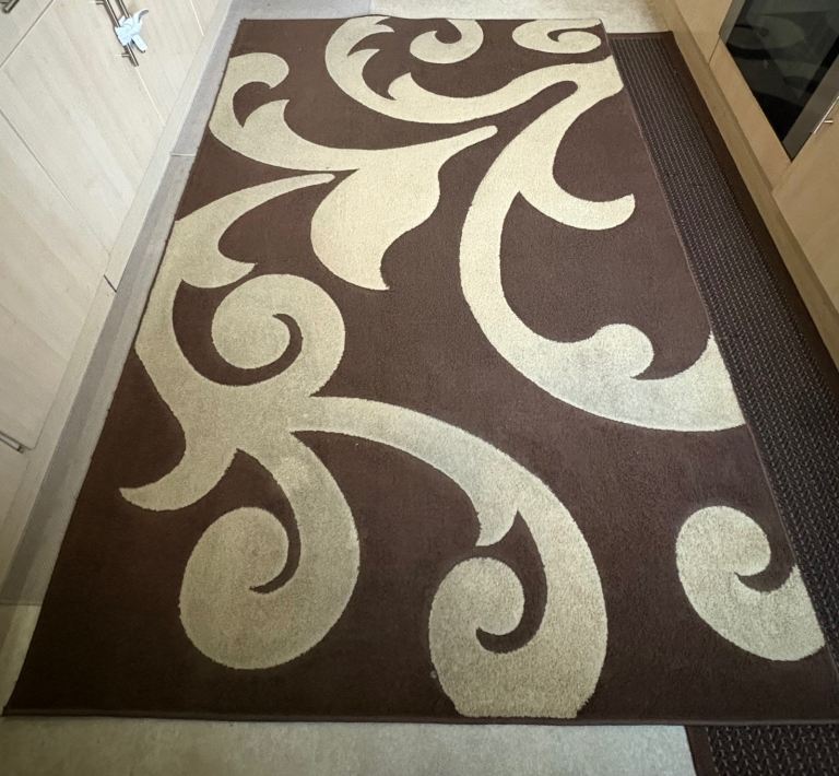 Brown And Cream Medium Size Room Rug Dimension: 158cm X 232cm