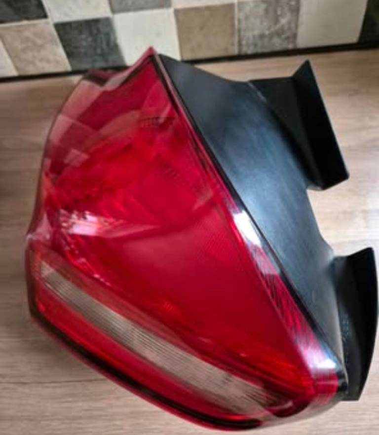 Ford Focus Mk3 2017 left rear lamp assembly(not LED) 