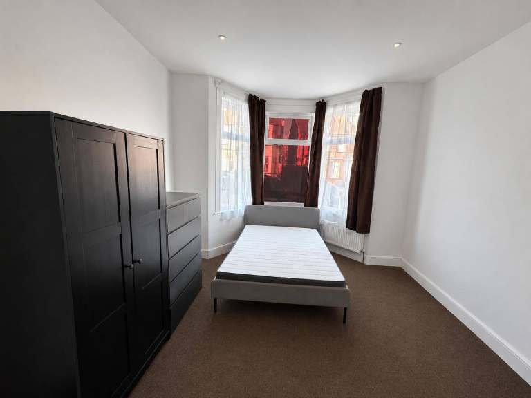 2 ROOMS LONDON ROAD WEMBLEY MIDDLESEX HA9 