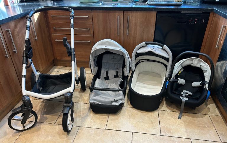 image for Venicci travel system