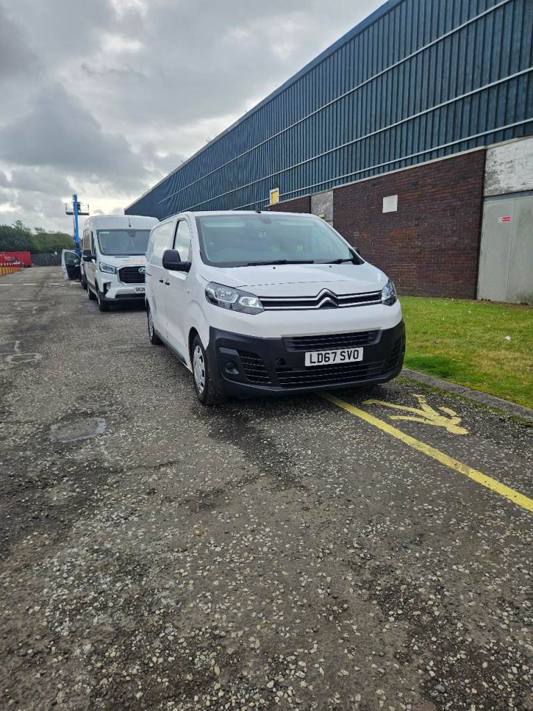 2017 CITREON DISPATCH CREW VAN 
