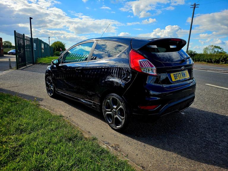 2017 Ford Fiesta 1.6T EcoBoost ST-2 Hatchback 3dr Petrol Manual Euro 6 (182 ps)