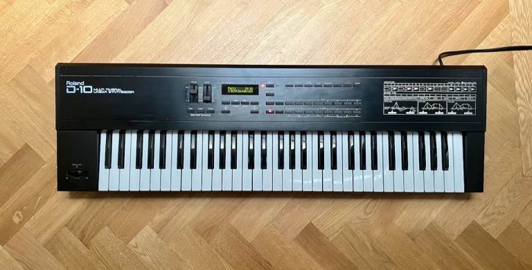 Roland D-10 LA Synthesis 80's Synthesizer