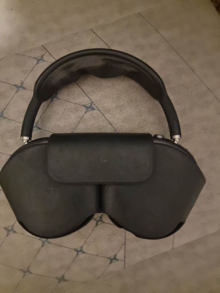 Airpods max (looking to trade)