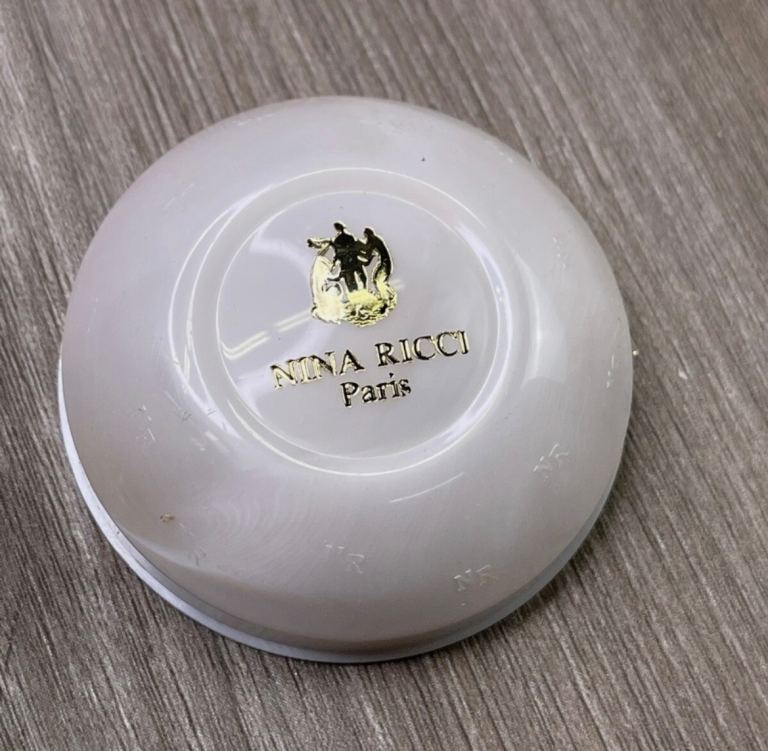 vintage Nina Ricci L'Air du Temps soap dish case