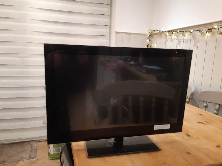 24ich soundstorm Tv with built in dvd player