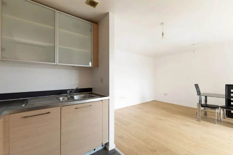 2 Bed Flat, Westgate House, TW7 4AS
