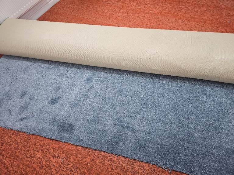 Blue twist pile carpet for sale