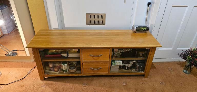 Solid Oak Tv Unit 