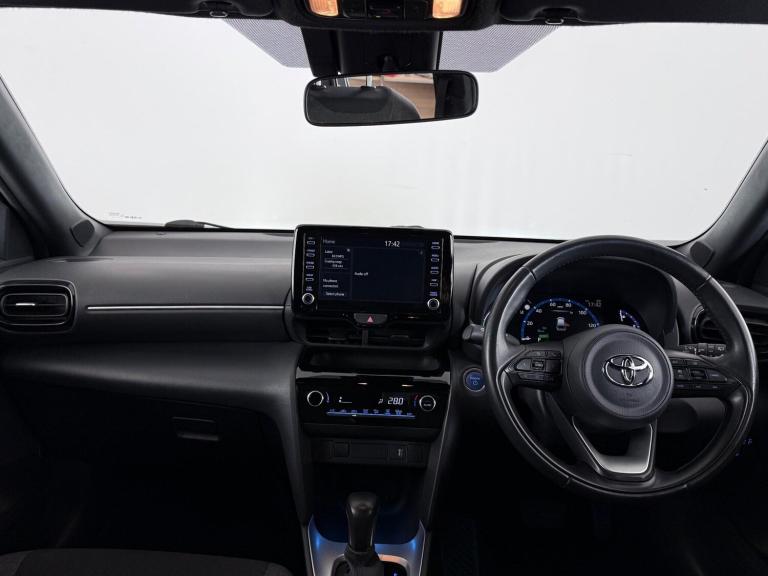 2023 Toyota Yaris Cross 1.5 VVT-h Design E-CVT Euro 6 (s/s) 5dr HATCHBACK Petrol/Electric Hybrid ...